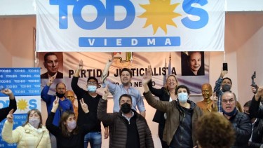 El FdT cerró la semana pasada con un acto en Viedma, con arengas y mensajes internos. Foto Gentileza.