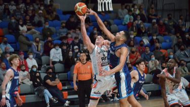 Maxi Tabieres se destacó en el juego interior del equipo de la capital rionegrina. Foto: gentileza Horacio Valderrama.