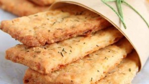 Galletas de queso y romero extra fáciles
