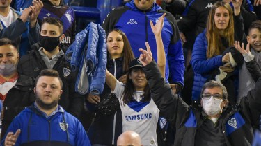 Los hinchas de Vélez en las tribunas del estadio José Amalfitani de Liniers. 