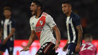 El grito de Robert Rojas, que abrió la cuenta para River en Córdoba. 