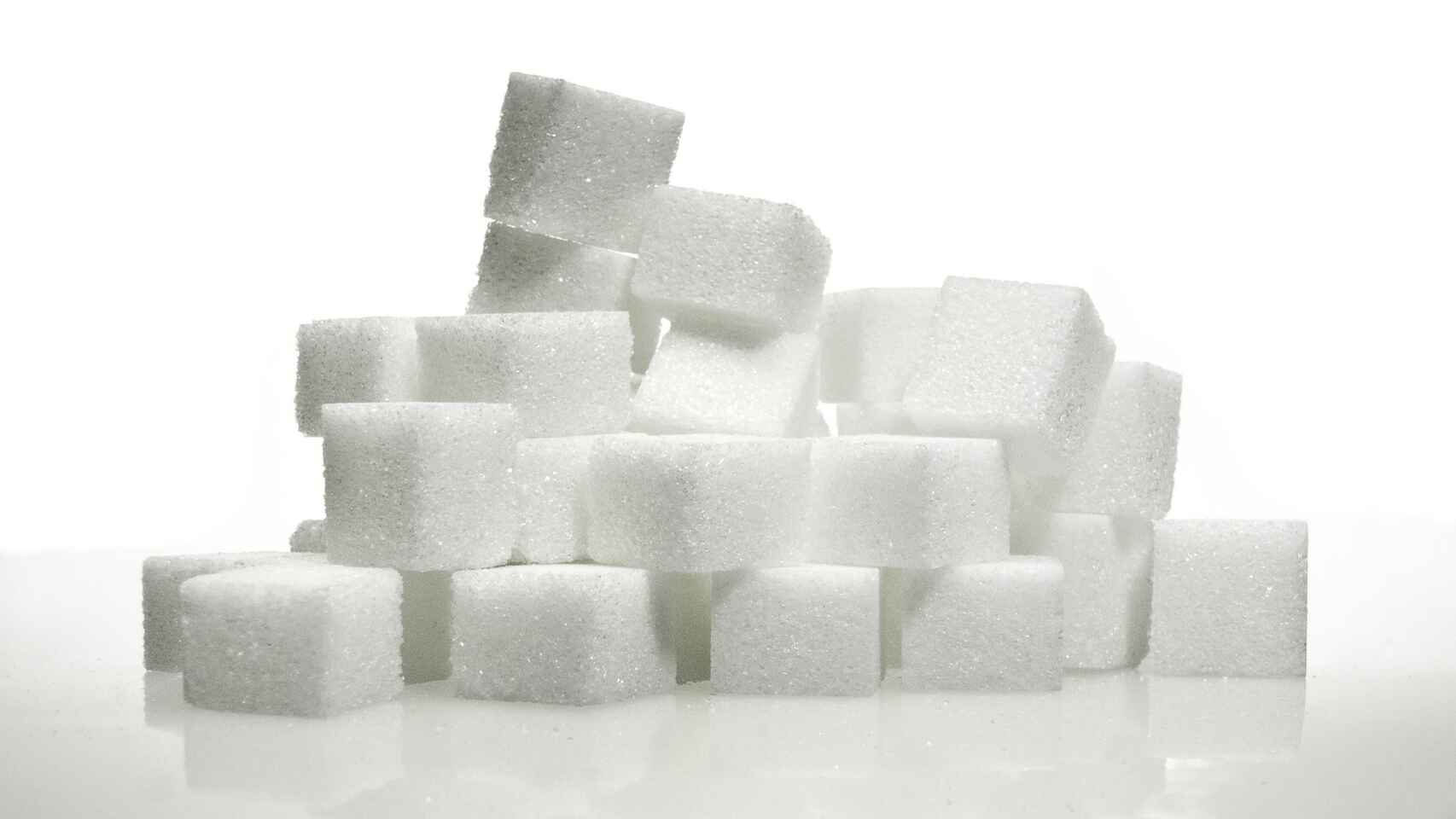 A largo plazo, el alto consumo de azúcar termina por dañar la elasticidad y tonicidad de la piel, tornándola rígida y con aspecto envejecido.
