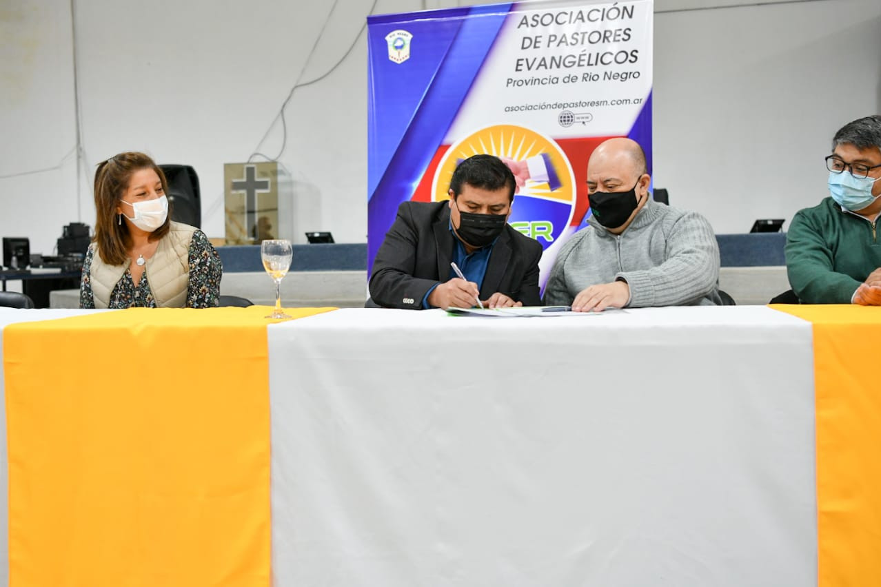 El miércoles se firmó el convenio entre el Ipross y la asociación de Pastores. Foto: Gentileza.