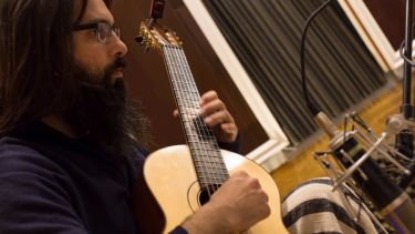 “El Mundo de los Hilos es una forma de compartir y visibilizar que hacemos las cosas entre todos”, dice Juan Burton. 