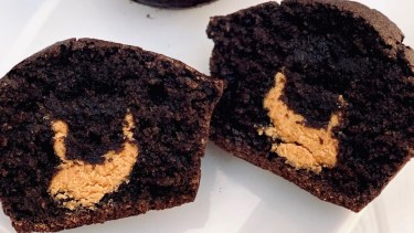 Listos para el mate: muffins de chocolate y pasta de maní