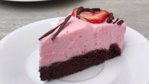 Animate a esta torta mousse de frutilla y chocolate sin Tacc