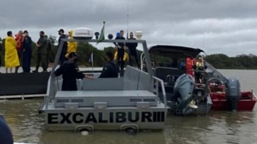 Al menos seis muertos tras hundirse un barco-hotel en Brasil