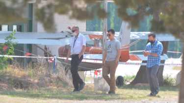La aeronave chocó contra la pared de las viejas instalaciones del Aeropuerto de Neuquén. Foto: Yamil Regules 