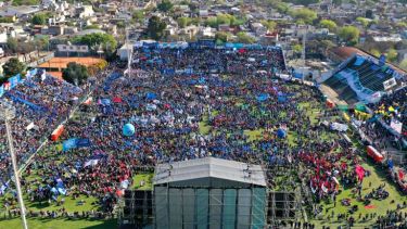 Si bien el lugar era una cancha de fútbol, no rige el aforo del 50 por ciento como en las partidos, sino que se debe cumplir la disposición para los "eventos masivos".