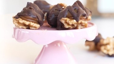 La receta express: conitos de nuez y chocolate