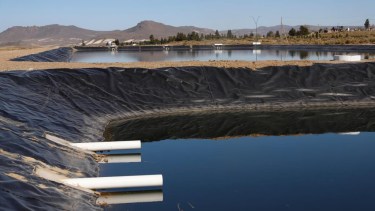 Las piletas de tratamiento de efluentes quedaron ubicadas al sudeste de la localidad. Foto: gentileza. 