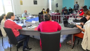 Continúa la polémica por pedido de compra directa de alimentos en Regina