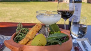 Increíbles maridajes proponen la bartender Maru Avila y el chef Juan Izaguirre, en Bariloche