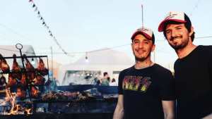 Hacen las mejores carnes asadas en su foodtruck: son de Conesa y la rompen en ferias y festivales en el Alto Valle
