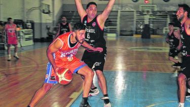 Roca recibirá a Petrolero en el duelo de punteros de la Zona 1.