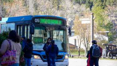 La segunda licitación por el transporte urbano de San Martín de los Andes quedó desierta. Ahora analizan uan propuesta para que continúe la misma empresa. Foto: Archivo/ Patricio Rodríguez