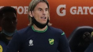 Beccacece puso en duda su continuidad en Defensa y Justicia