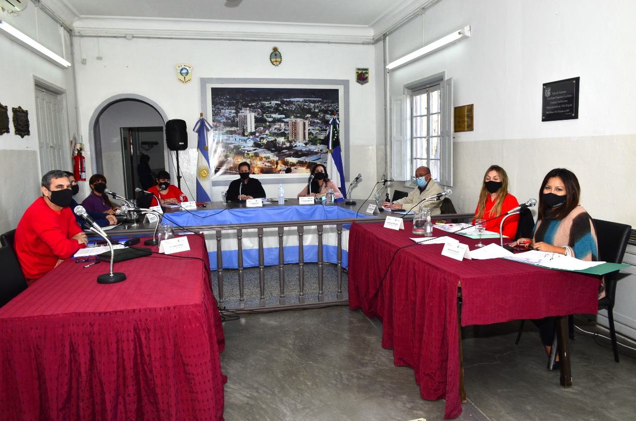 Concejales del FdT no bajaron a la sesión para autorizar una compra directa al ejecutivo municipal. (Foto Néstor Salas)