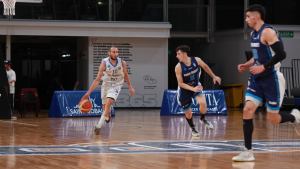 Mirá el tremendo triple de Valentín Burgos para el primer triunfo de Progre en la Liga Argentina