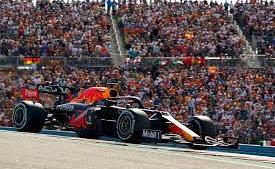 Verstappen se aleja de Hamilton en el Mundial de Fórmula 1