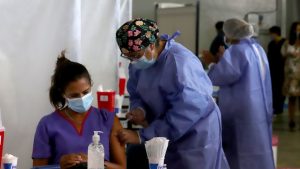 Coronavirus: se inició la aplicación de la tercera dosis para el personal de Salud en Viedma