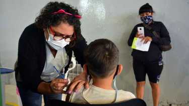 Comienzo de clases: cuántos chicos fueron vacunados contra el Covid-19 en Bariloche