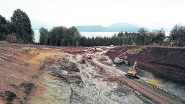 En la zona cercana a la ruta nacional 40 ya se realizaron las obras de hormigón para los pasos elevados. Foto: gentileza