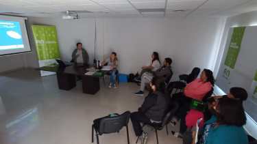 La Nutricionista Mariana Porro, junto a la Licenciada en Tecnología de Alimentos, Victoria Victoria Mass,  y a la técnica María Inés Maldonado, dictaron las capacitaciones sobre seguridad alimentaria. Foto: José Mellado.