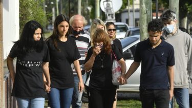 Los restos del kiosquero Roberto Sabo, asesinado el domingo último durante un asalto comenzaron a ser velados esta tarde.