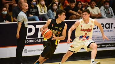 Angelo Sasso marcó 13 puntos para Pacífico en el clásico. Fotos: gentileza Aguante Neuquén-Matías Subat 