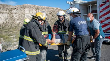 Las personas solo presentaron heridas de levedad. Fotos: Bomberos Voluntarios Gral. Roca