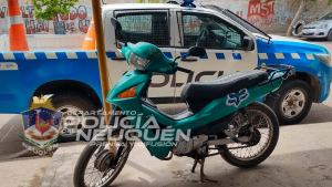Vio su moto robada en Neuquén, le avisó a la policía y la recuperó