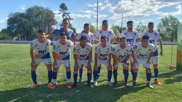 Deportivo Roca alcanzó su segundo triunfo de forma consecutiva y lidera con puntaje ideal la Zona 9. Foto gentileza.