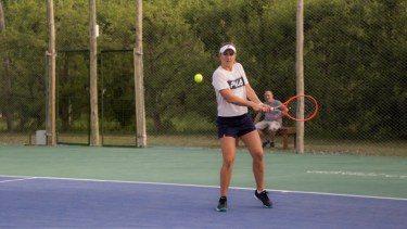 Nadia Podoroska está en la región y aprovecha para seguir entrenando. Fotos: gentileza 