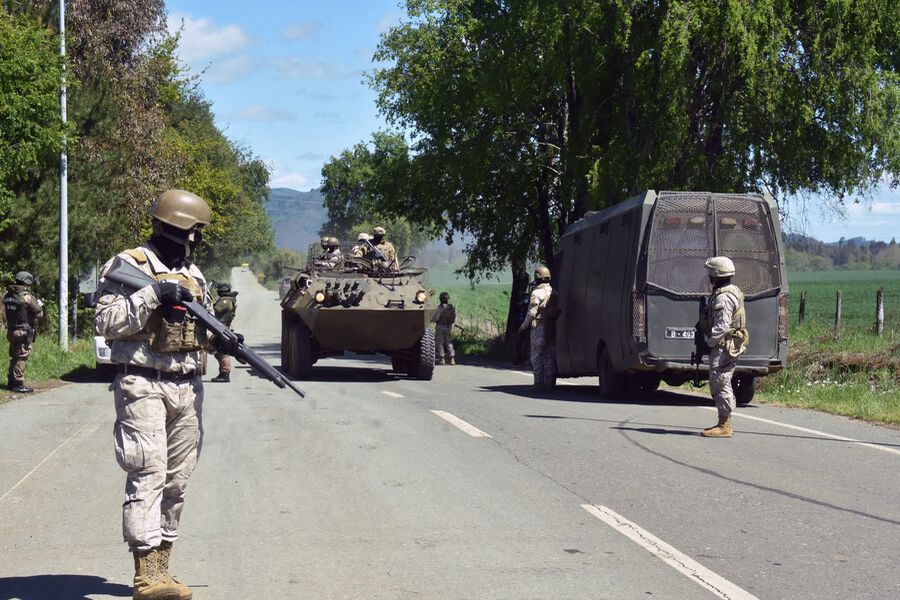 El gobierno de Piñera militarizó y declaró el estado de excepción en el sur del país. 