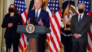 Biden prometió que EE. UU. y sus aliados “responderán con decisión” si Rusia invade Ucrania