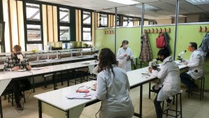 En Bariloche, la Universidad del Comahue empezó las clases con un régimen “híbrido”