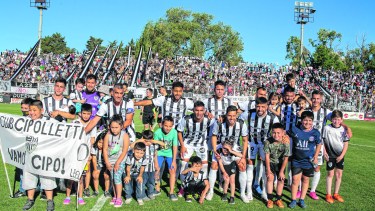 Cipolletti y una ilusión que está más fuerte que nunca. Foto: Archivo Juan Thomes 