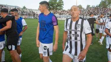 El alivio de Jara después del triunfo con Juventud Unida de Gualeguaychú. (Foto: Juan Thomes)