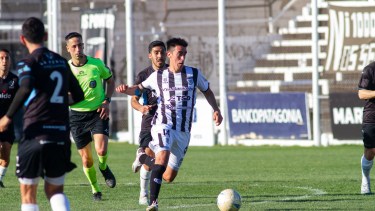 Ezequiel Ávila, futbolista que volverá a ser titular en Cipolletti. Foto: archivo Juan Thomes 