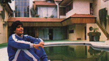 Subastarán la casa que Diego le regaló a sus papás en Villa Devoto.