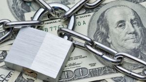 Viajes al exterior sin cuotas: otra de las erradas medidas del Gobierno