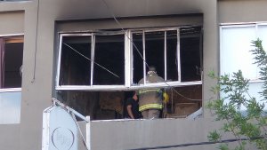 El incendio de un departamento atemorizó a todos los habitantes de un edificio de Neuquén