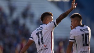 Vélez le ganó con lo justo a San Lorenzo por un doblete de Janson