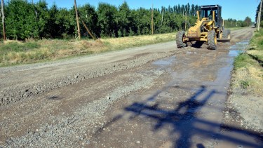 Con fondos de Nación, el municipio de Godoy comprará una motoniveladora para mantener calles rurales. (Foto Néstor Salas)