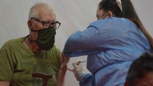 Neuquén amplía la aplicación de terceras dosis a mayores de 50 y al personal de Salud