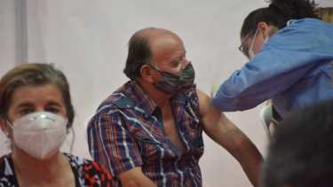 Neuquén sigue vacunando con primeras, segundas y terceras dosis. (Foto: archivo Yamil Regules)