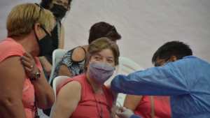 Este jueves continúa la vacunación libre en Neuquén