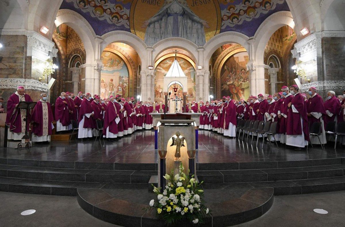 La Conferencia de Obispos tuvo su reunión anual un mes después de que se publicara un reporte de abuso sexual infantil a gran escala en la Iglesia católica francesa.