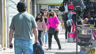 Los comerciantes tienen quitas en el pago de licencia por la contratación de nuevos empleados y beneficios para pequeños y medianos negocios. Foto archivo.